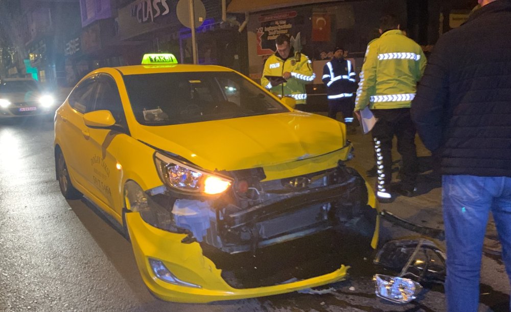 Kumyol Caddesi'nde Trafik Kazası 