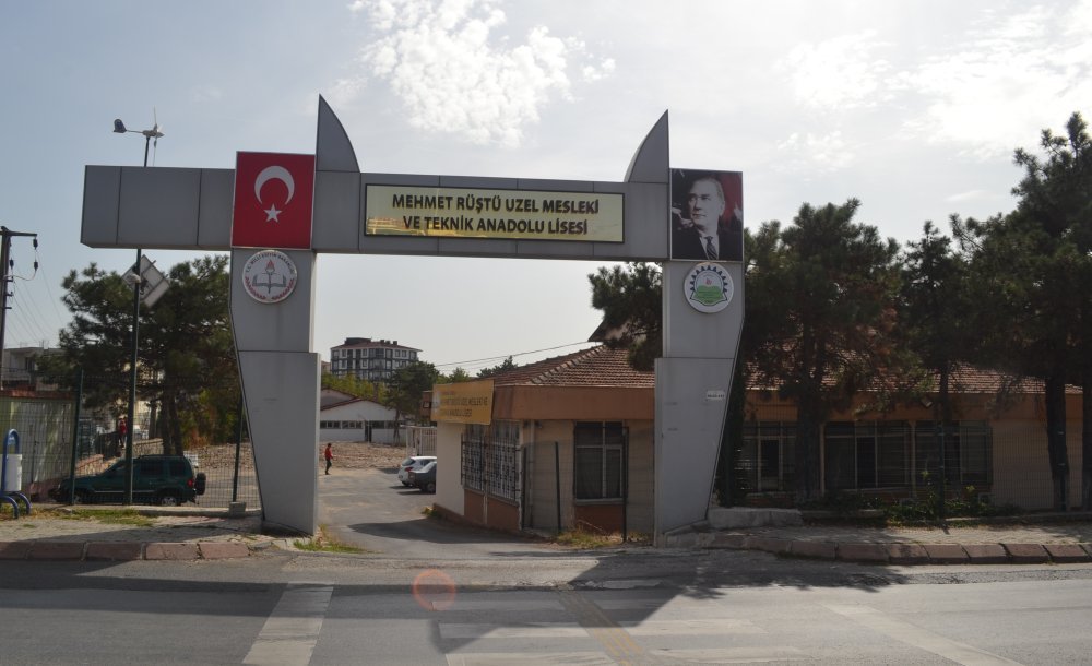 Meslek Lisesi İçin İlk Kepçe Vuruldu 