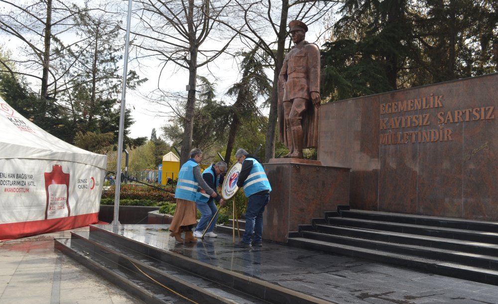 “Otizmli Bireylerin Farkında Değil, Yanında Olun”