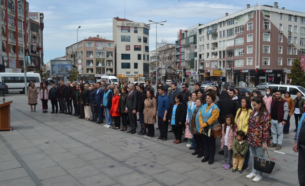 “Otizmli Bireylerin Farkında Değil, Yanında Olun”