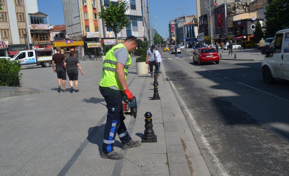 Omurtak Caddesi'nde Dubalar Yenilendi 