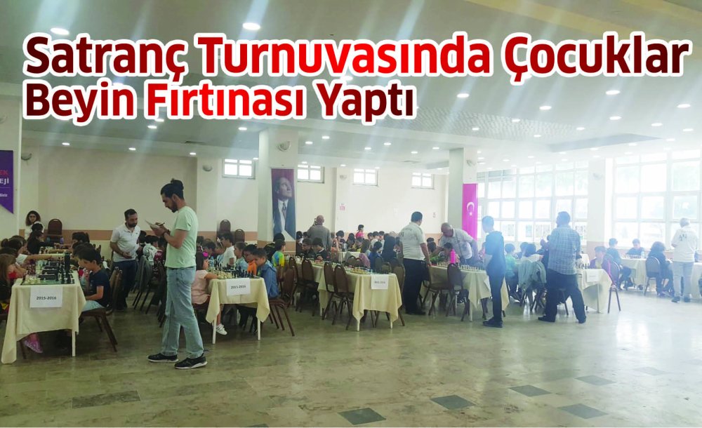 Satranç Turnuvasında Çocuklar Beyin Fırtınası Yaptı 