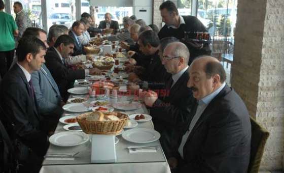 Mhp Heyeti Kahvaltıda Buluştu