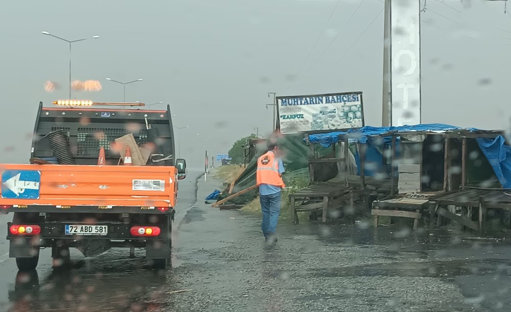 Seymen Kavununun Satıldığı Tezgahlar Fırtınada Uçtu 