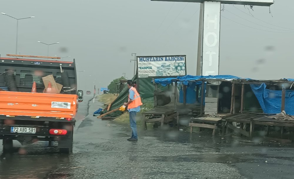 Seymen Kavununun Satıldığı Tezgahlar Fırtınada Uçtu 