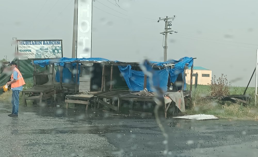 Seymen Kavununun Satıldığı Tezgahlar Fırtınada Uçtu 