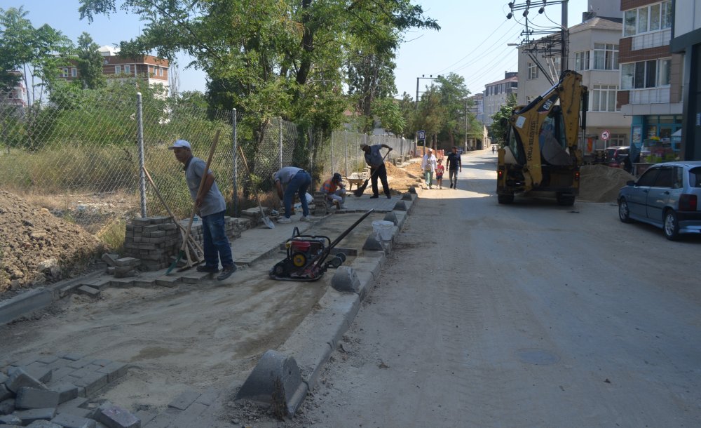 Elektrik Hatlarının Geçtiği Kaldırımlar Yenilendi 