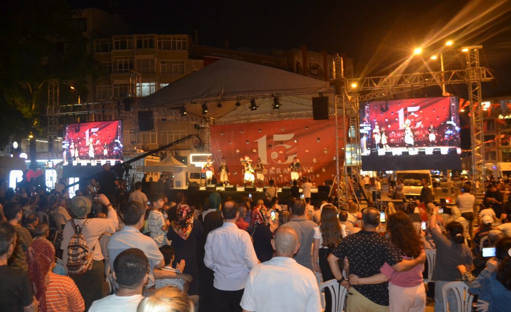 15 Temmuz Hain Darbesine Karşı Millet Yine Ayakta!