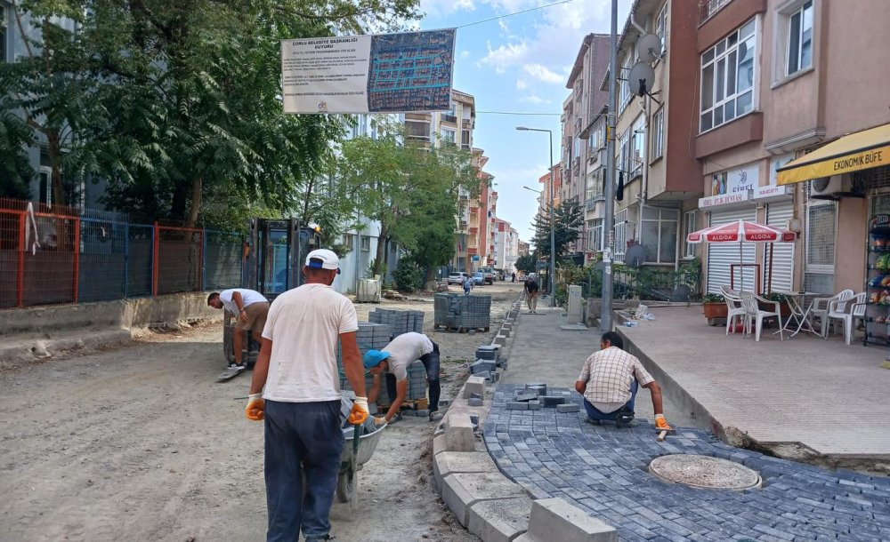 Çorlu Belediyesi Kilit Taşı Ve Kaldırım Çalışmalarına Devam Ediyor