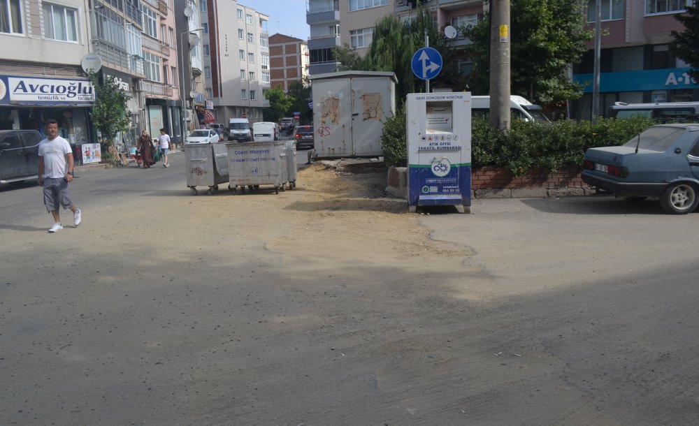 Alipaşa Caddesi Toz İçinde Asfaltın Atılması Bekleniyor