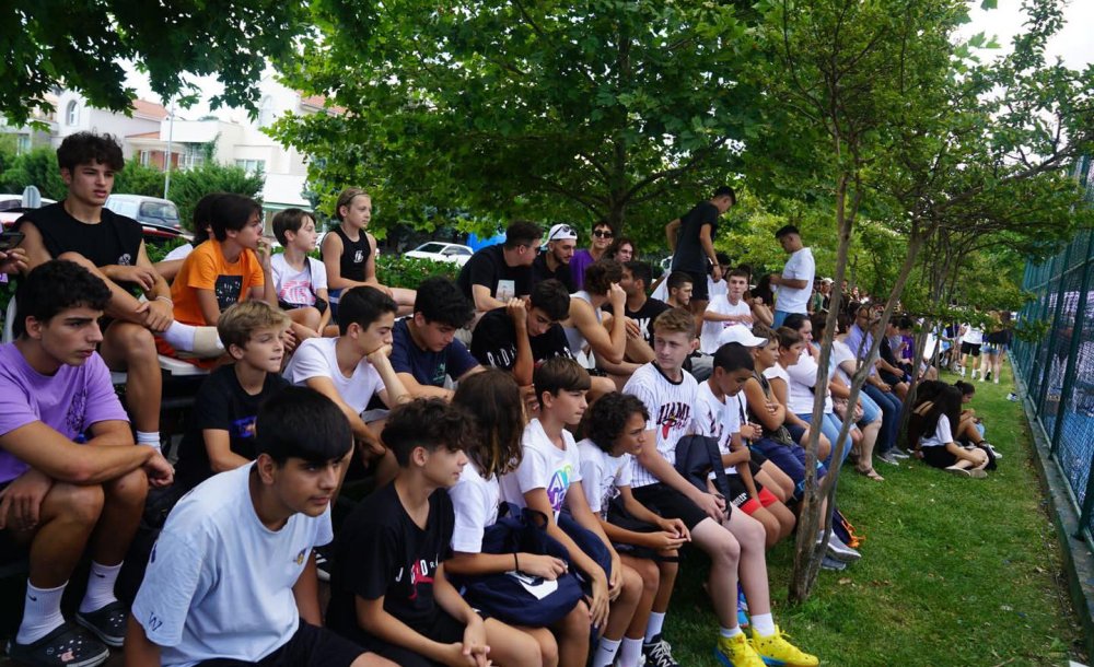 Basketbol Turnuvasına Gençlerin İlgisi Yoğun Oldu 