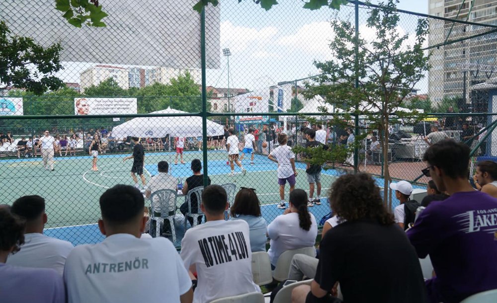 Basketbol Turnuvasına Gençlerin İlgisi Yoğun Oldu 