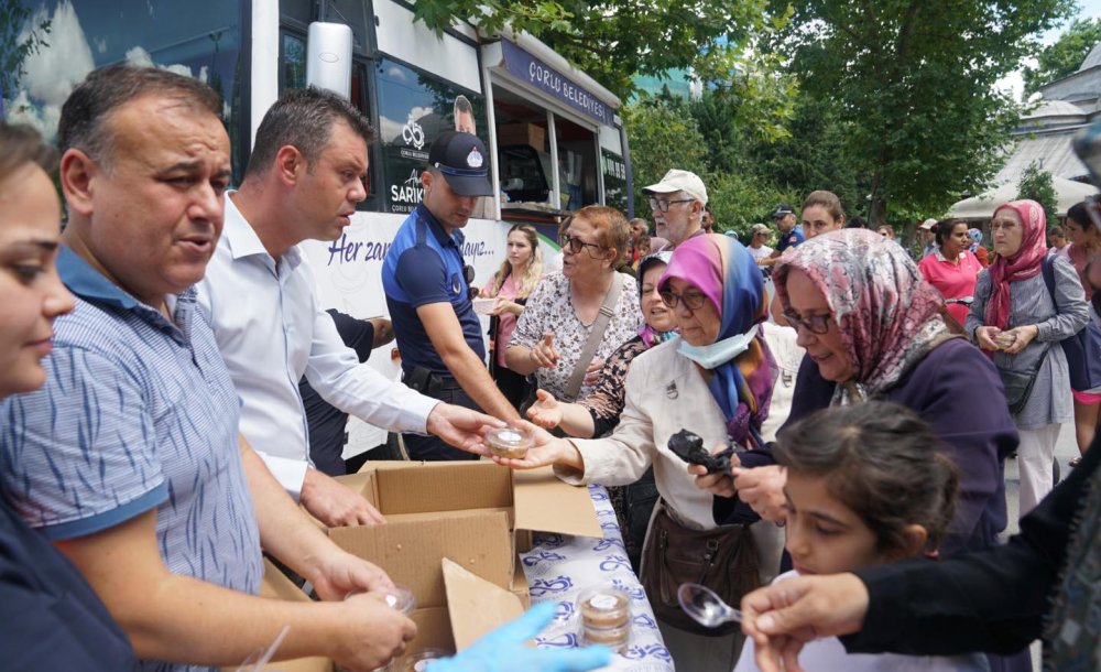 Aşure İkramları Yapıldı 