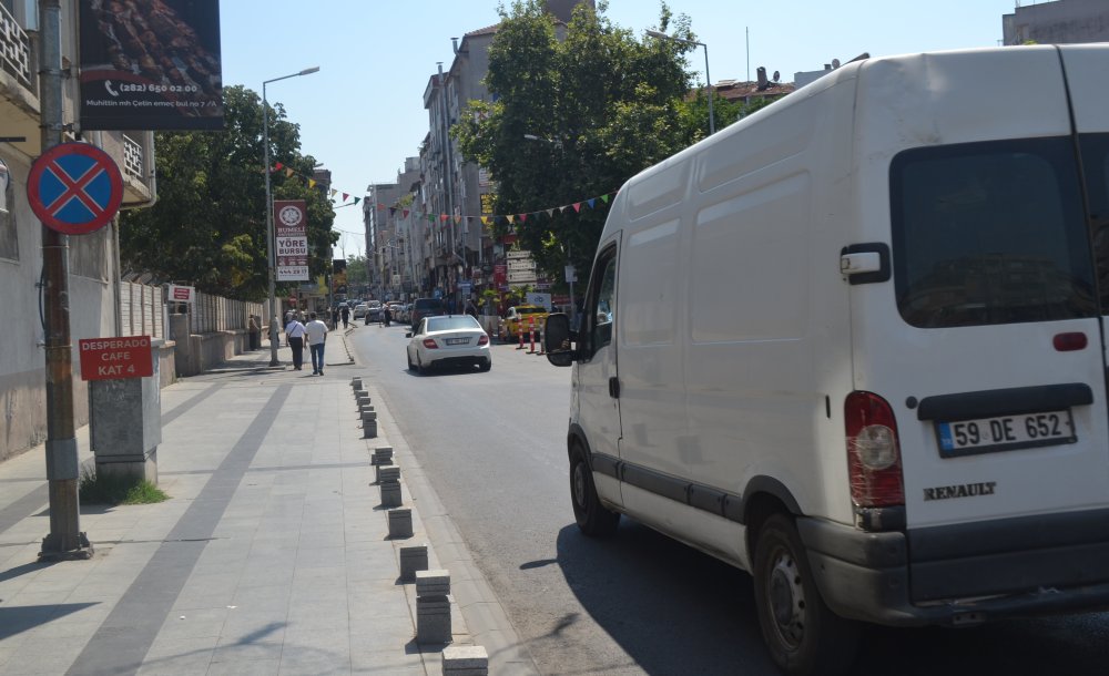 Kumyol Caddesi'nin Şerit Çizgileri Neden Çizilmiyor?