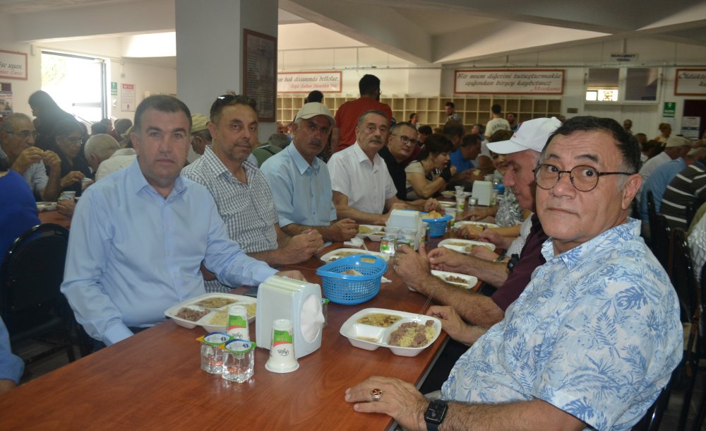 Aşure Programına Yoğun Katılım Oldu 