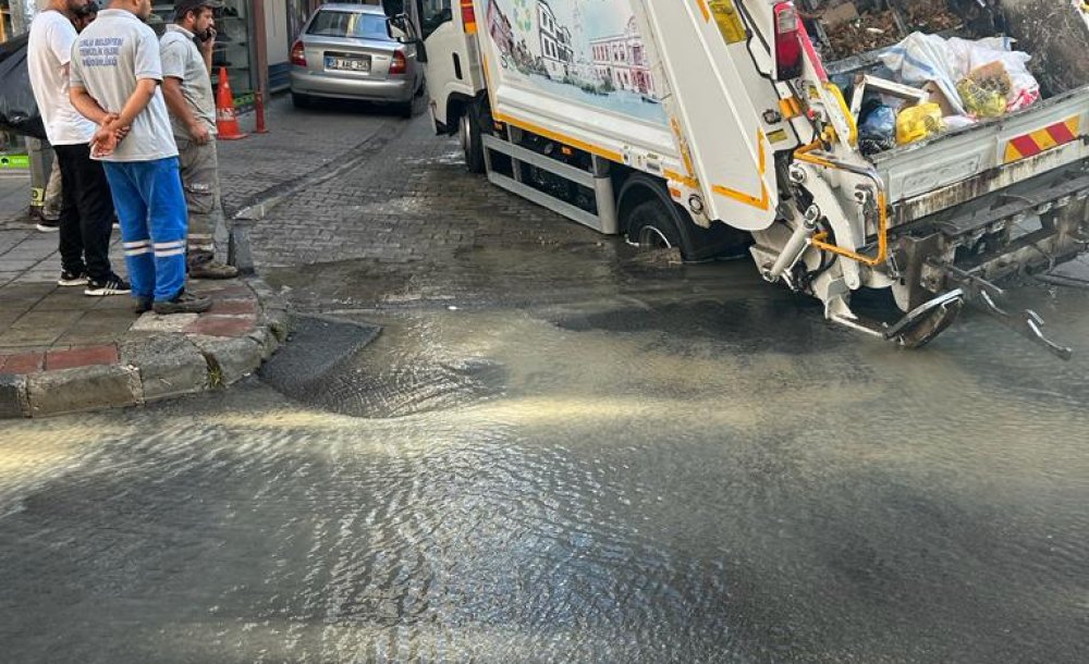 Yolu Yapanda, Aracı Batanda Belediye!