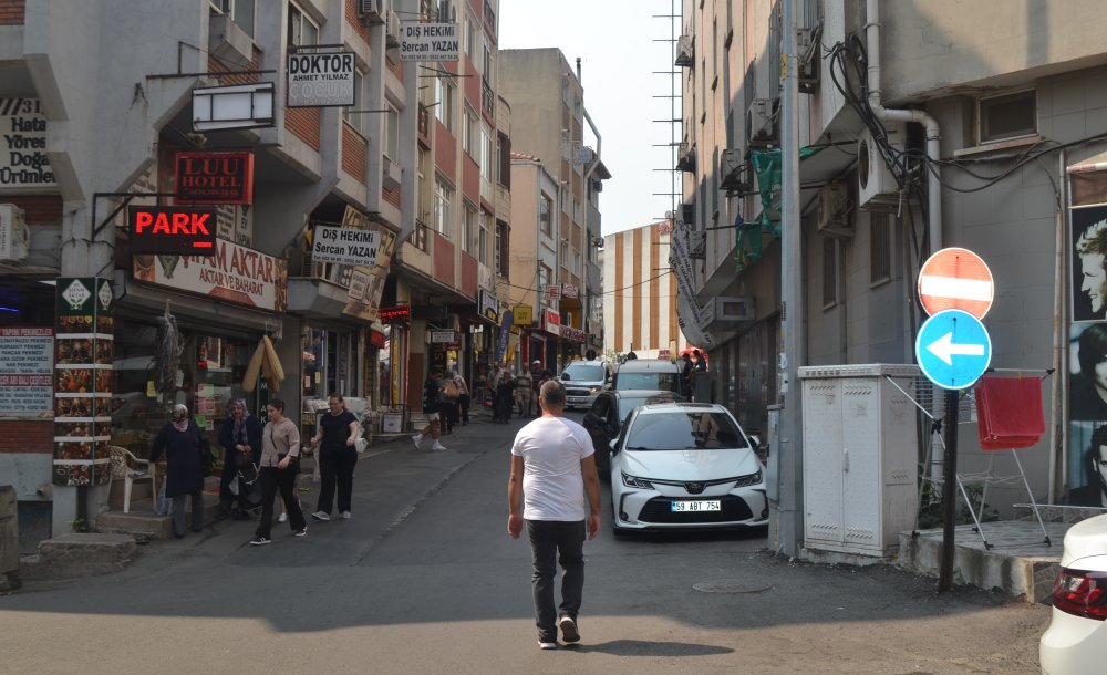 Akıncılar Caddesi'nin Keşmekeşliği, Vatandaşı Canından Bezdirdi