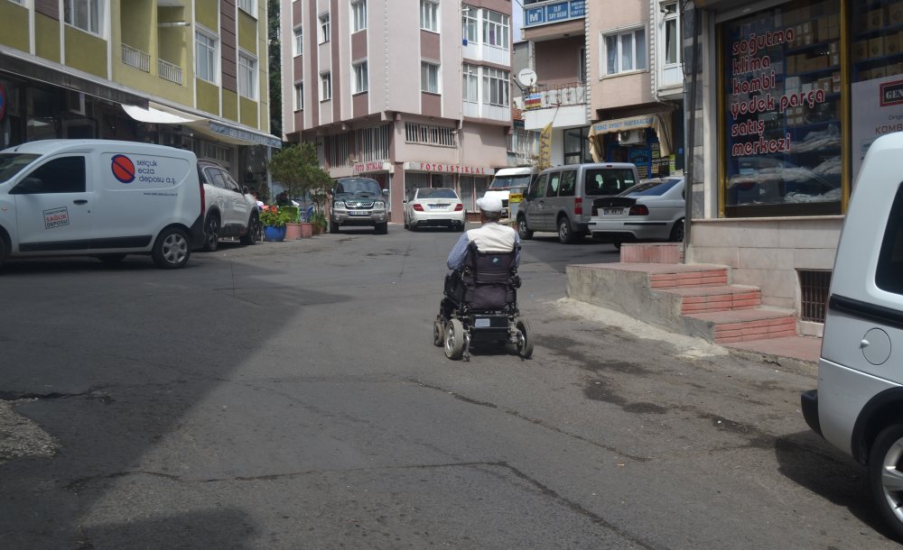 Çorlu'da Engellilerin Yaşaması Çok Zor!