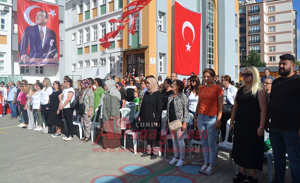 Çorlu Kaymakamı Murat Eren'den Öğrencilere Nasihat;  “Ülkeni̇ze Ve Kendi̇ni̇ze Güveni̇n”