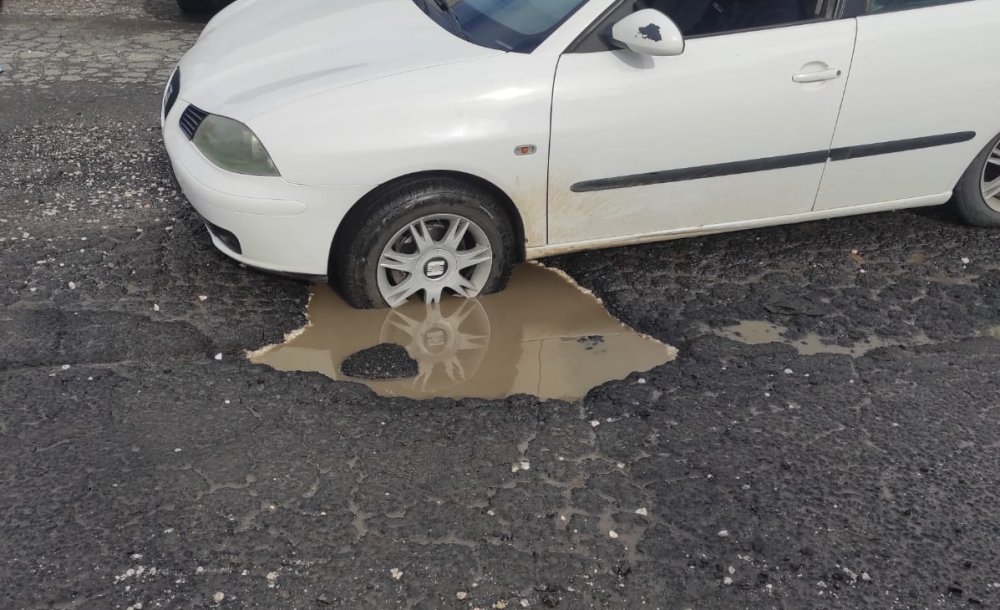 Sanayi Sitesinin Yolları Sürücüleri Canından Bezdirdi