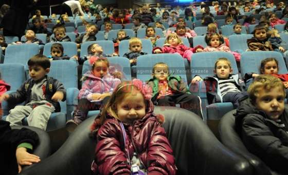 Buzul Çağı Geliyor Çocuklar İçin Sahnelendi