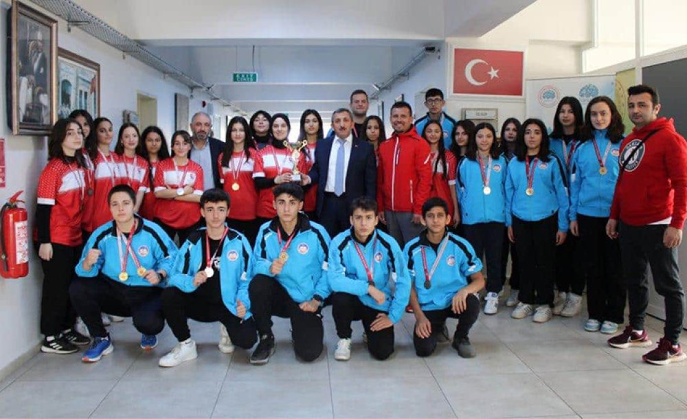Çorlu Lisesi Sporcuları, Erdoğan'ı Ziyaret Etti 