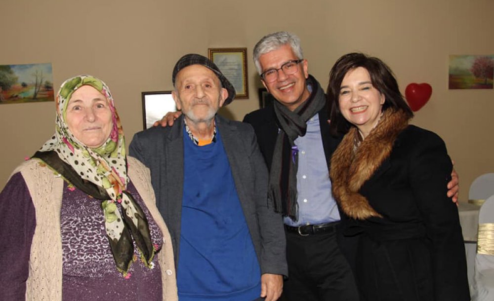 Hakan Sunal Huzurevini Ziyaret Etti