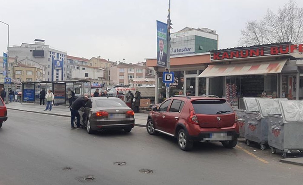 Duraklara Araç Parkı Tepki Çekiyor 