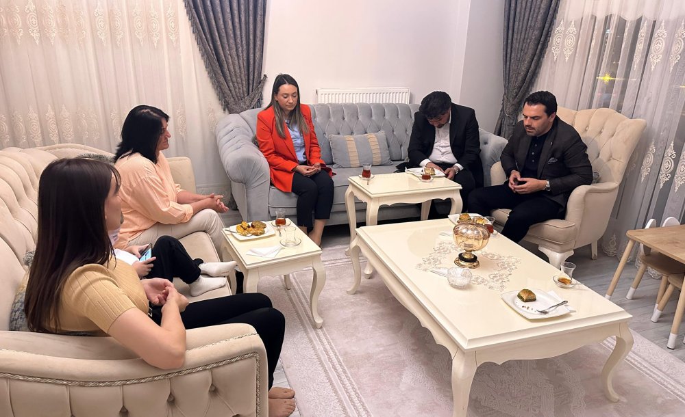 Ak Parti Şehit Acar'ın Ailesini Ziyaret Etti 