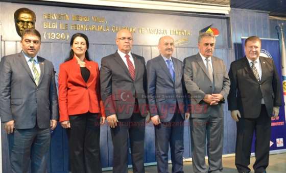 Bakanlar Yazıcı Ve Müezzinoğlu Çorlu`da “Biz Sizin Hizmetkarınızız”