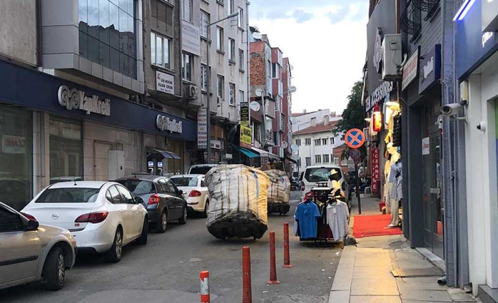 Çekçekçiler Trafiği Alt Üst Ediyor!