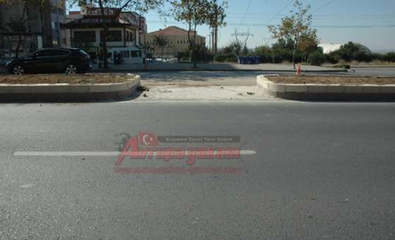 Omurtak Caddesi`nde Yaya Geçitlerinin Yeri Değiştirildi