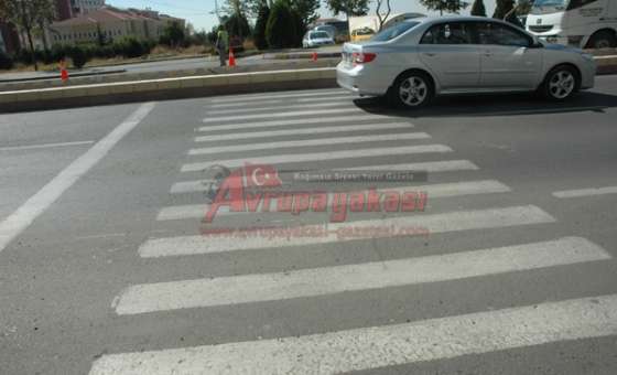 Omurtak Caddesi`nde Yaya Geçitlerinin Yeri Değiştirildi