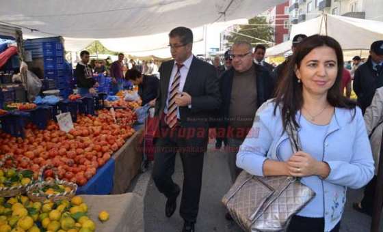 Gönüllerde Taht Kuruyor
