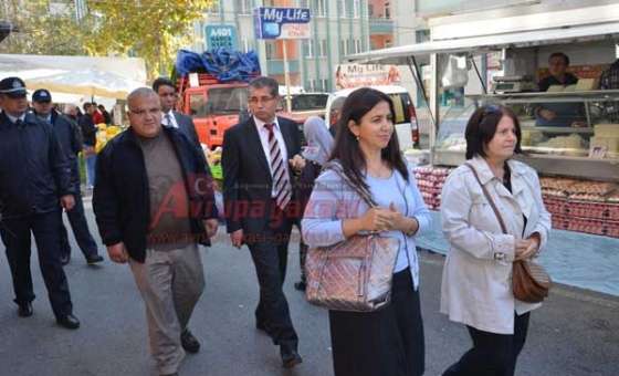 Gönüllerde Taht Kuruyor