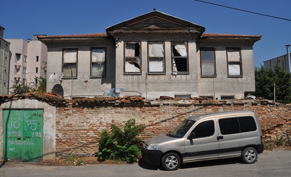 Ziya Bey Konağı'nı Güvenlik Bekliyor