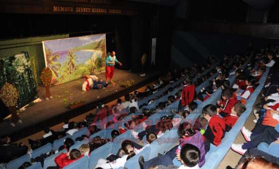 Keloğlan Çorlulu Çocuklar İçin Sahnelendi