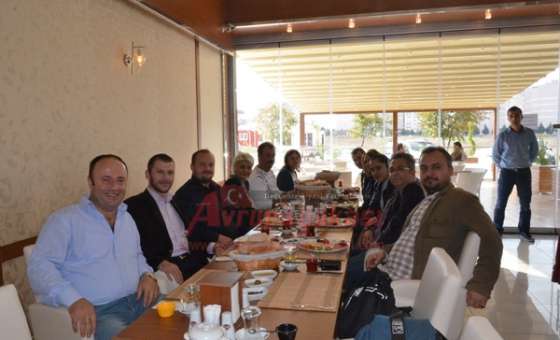 Çorlu Gazeteciler Derneği Üyeleri Kahvaltıda Buluştu