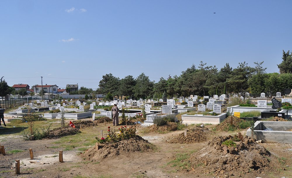 Mezarlık Doldu, Yeni Mezarlığın Açılması Bekleniyor