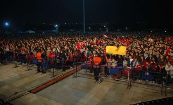 Emre Aydın Çorlu`da Konser Verdi