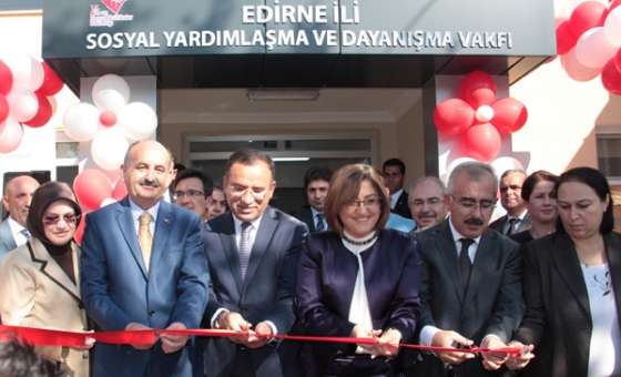 Bakanlar Edirne'de, Sosyal Yardımlaşma Ve Dayanışma Vakfı'nın Yeni Binasını Açtı