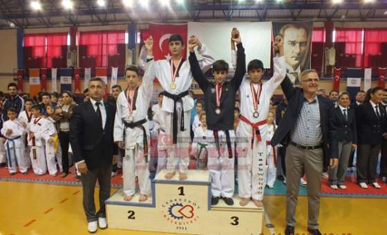 Dorukspor Başarılarını Katlıyor