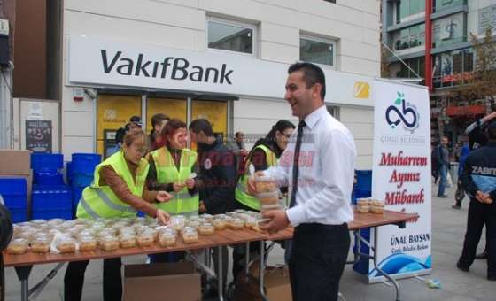 Çorlu Belediyesi Aşure Dağıttı