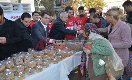 Chp Çorlu'da Aşure Dağıttı