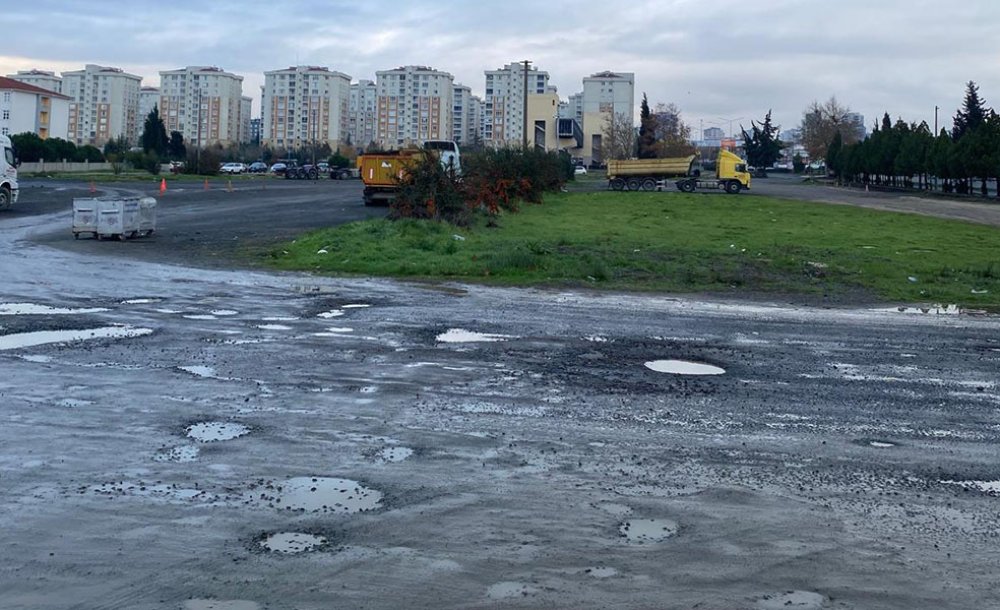 Projesi Yapılmadı, Öğrenciler Çamura Teslim Edildi