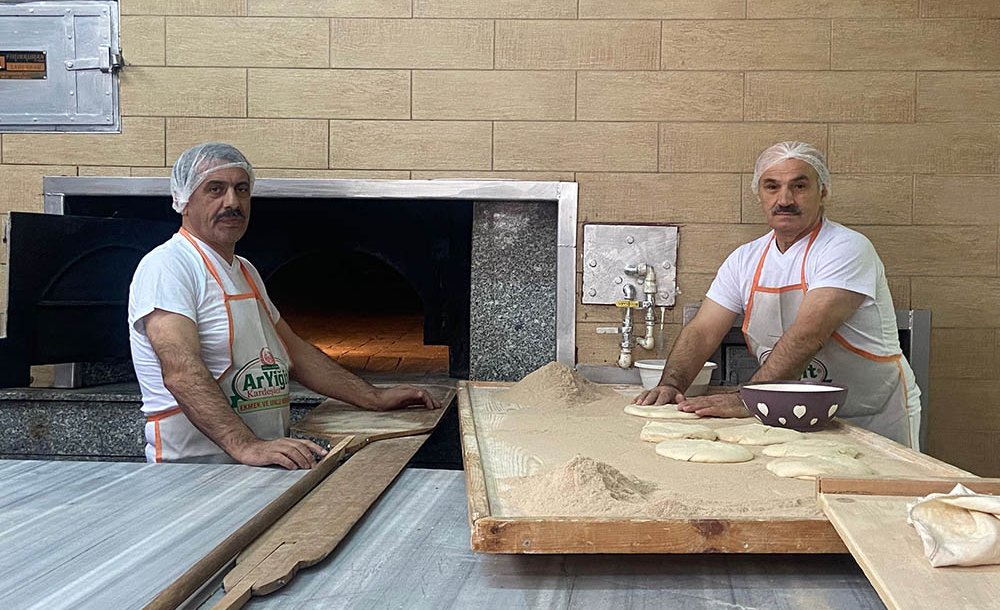 Ramazanın Vazgeçilmezi Pideler Pişmeye Başladı