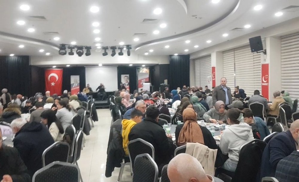 Saadet Partisi İftarda Bir Araya Geldi 
