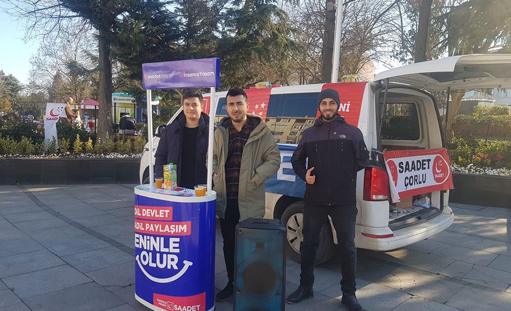 Saadet Partisi Üyelik Standı Açtı 