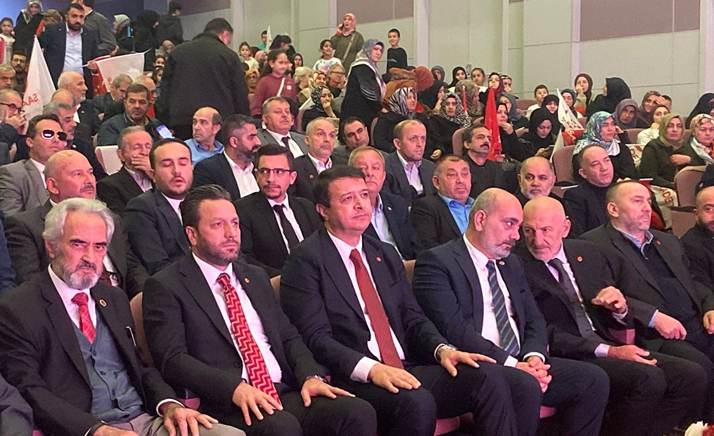 Saadet Parti̇si̇'nden Coşkulu Kongre