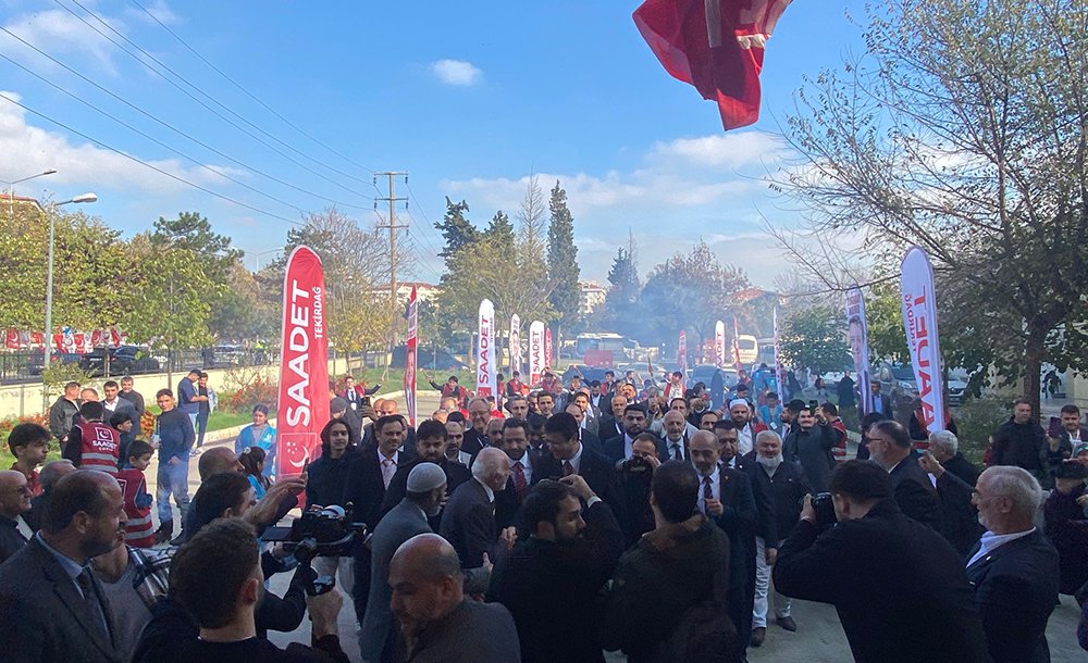 Saadet Parti̇si̇'nden Coşkulu Kongre